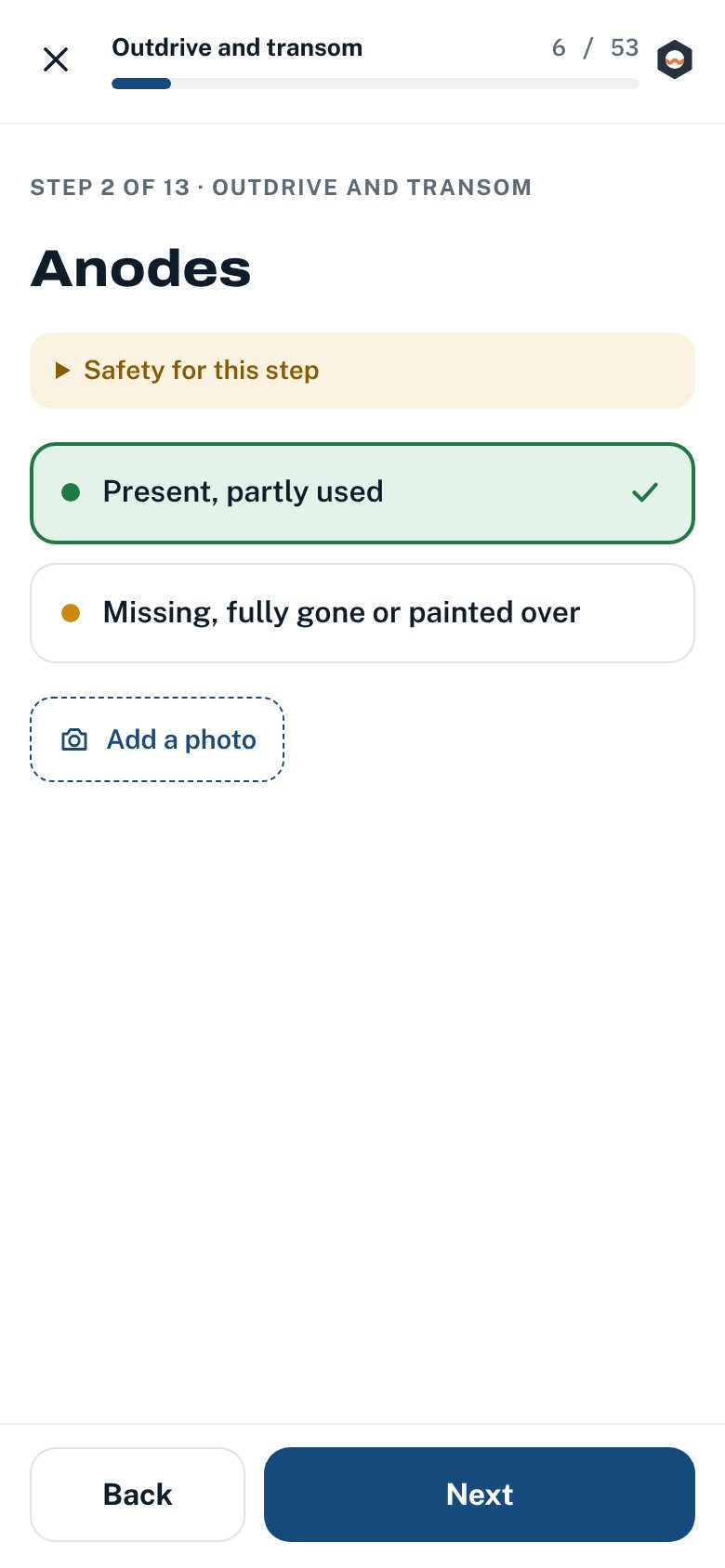 A check question about the anodes, with three answers marked green, amber and red